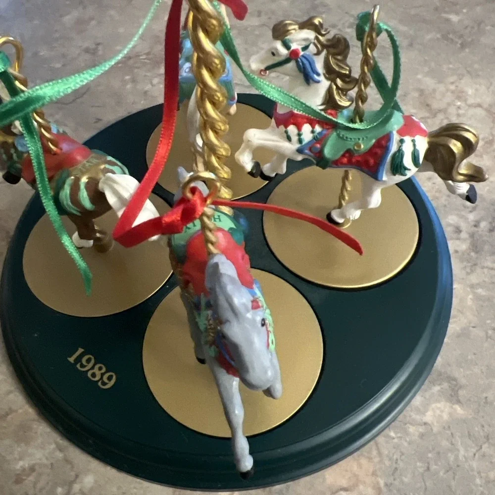 Vintage Hallmark Ornament Carousel Horse 1989 Complete Set W/Stand No Box